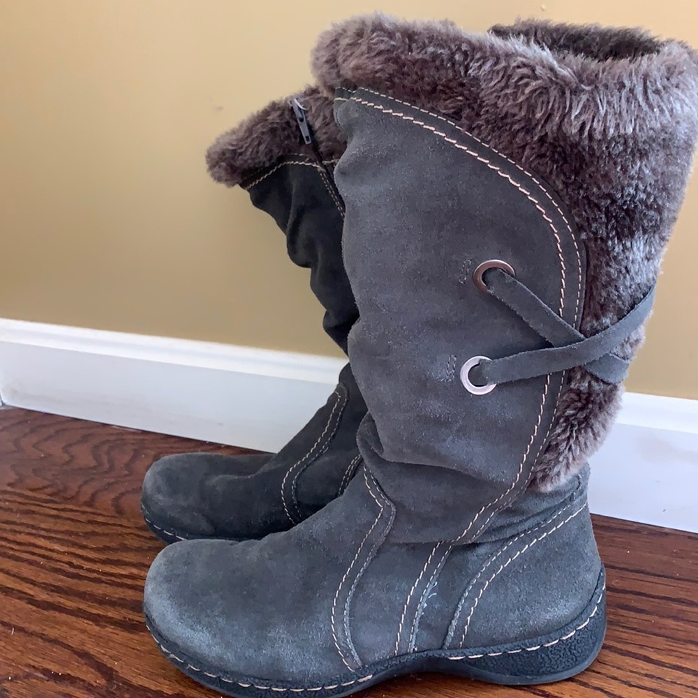 Gray Bass boots. Fur lined